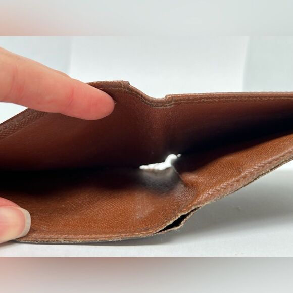 Louis Vuitton Monogram Billfold Wallet - Picture 9 of 9